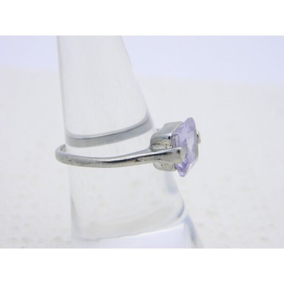 VTG Silver Tone Purple Faceted Cut Glass Rhinestone Princess Cut Ring Size 6.5 - Picture 2 of 4